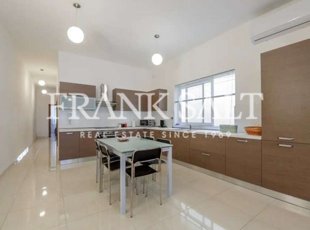 3 bedrooms Apartment in Gzira, Malta No. 6301