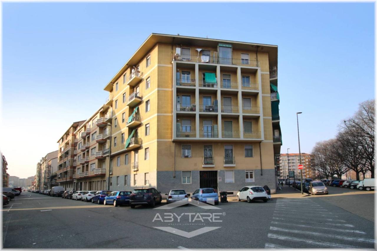 2 rooms Apartment in Turin, Italy No. 33114