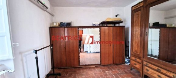 Casa de 8 divisões em Capannori, Italy N.º 192358 44