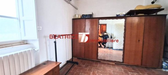 Casa de 8 divisões em Capannori, Italy N.º 192358 43