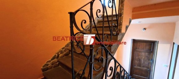 Casa de 8 divisões em Capannori, Italy N.º 192358 36