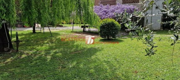 Casa de 8 divisões em Capannori, Italy N.º 192358 11