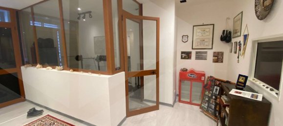 Коммерческая недвижимость 88м² в Бари, Италия № 30726 6