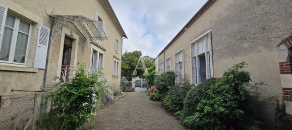 7 Schlafzimmer Haus in Les Aix-d'Angillon, France, Nr. 250093 10