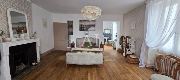 7 Schlafzimmer Haus in Les Aix-d'Angillon, France, Nr. 250093 6