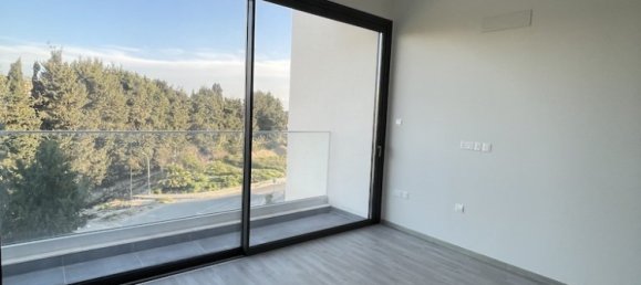 3 bedrooms Apartment in Paphos, Cyprus No. 17193 7