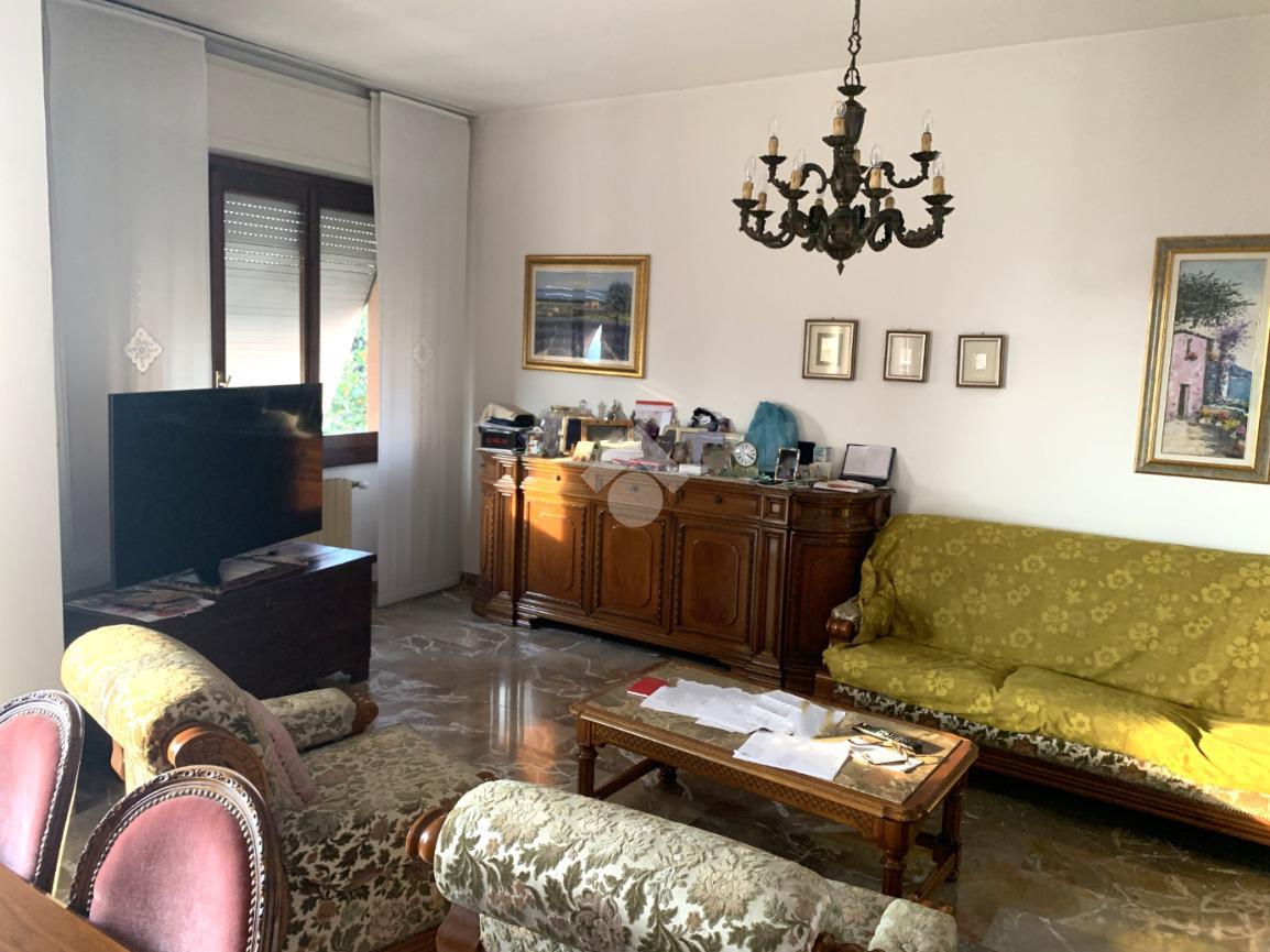 3 rooms Apartment in Monza, Italy No. 22312