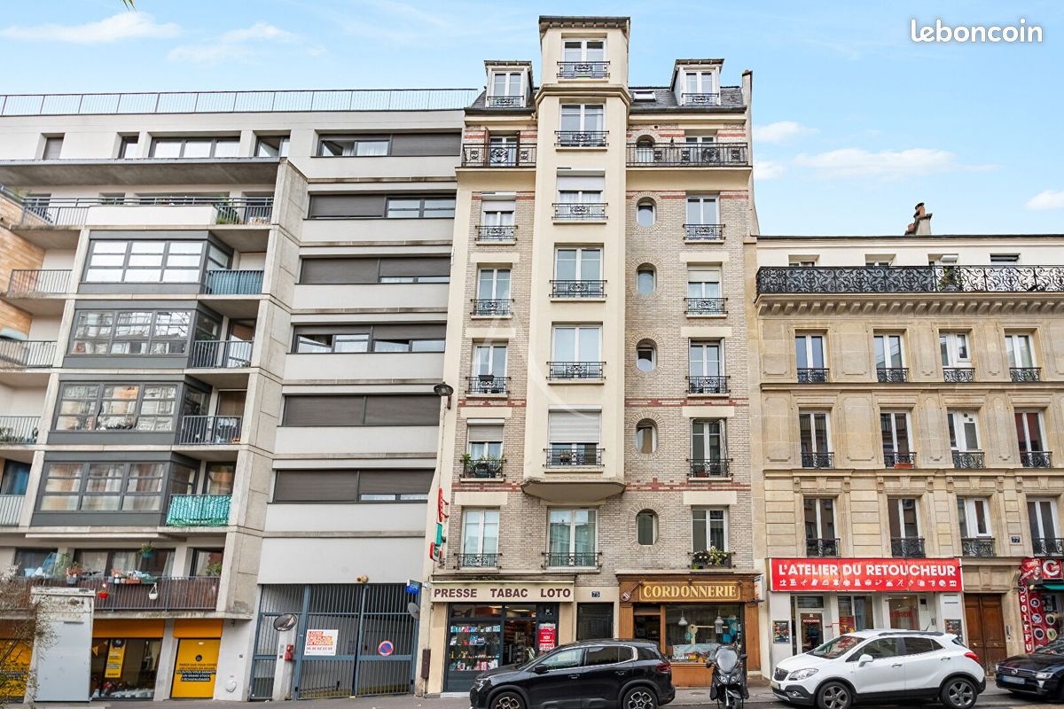 1 bedroom Apartment in Paris, France No. 329849