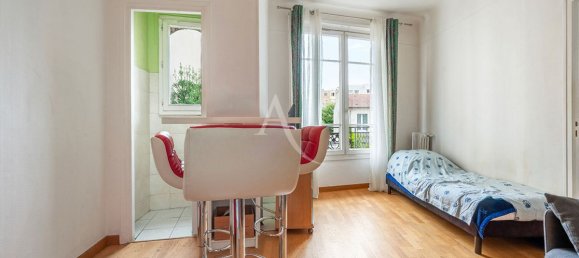 1 bedroom Apartment in Paris, France No. 329849 3