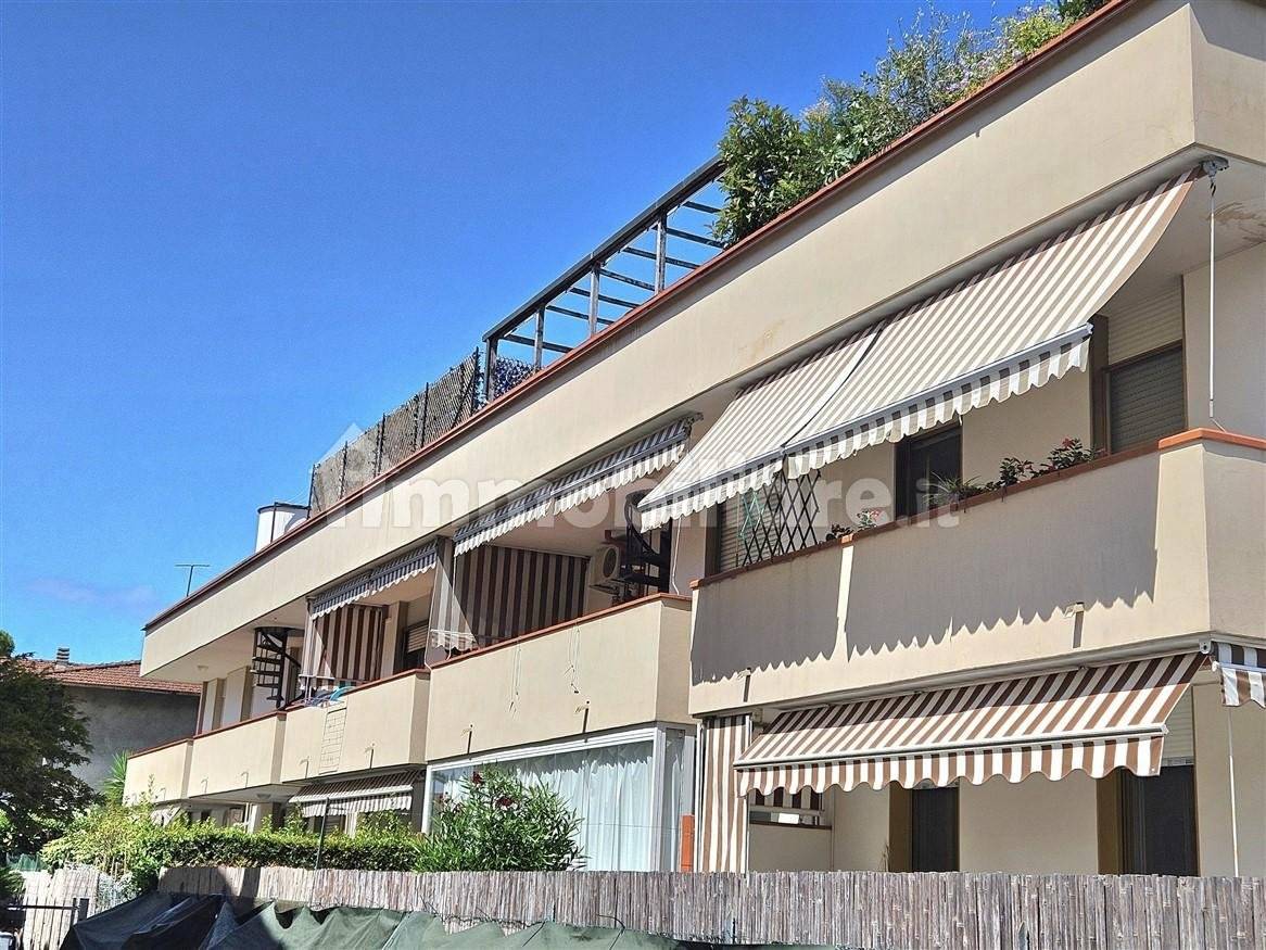 2 bedrooms Apartment in Massa, Italy No. 355236