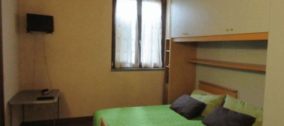 Casa de 14 divisões em Monza, Italy N.º 5353 8