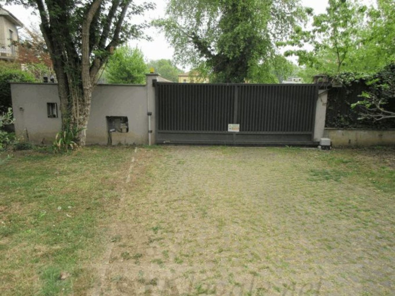 Casa de 14 divisões em Monza, Italy N.º 5353