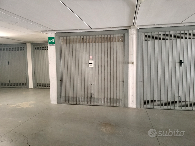 Garage in Como, Italy 16m², Nr. 281271