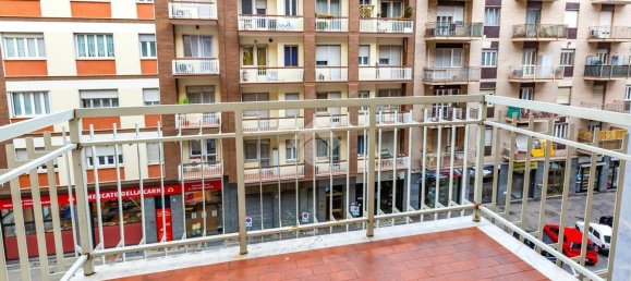 3 rooms Apartment in Turin, Italy No. 52623 9