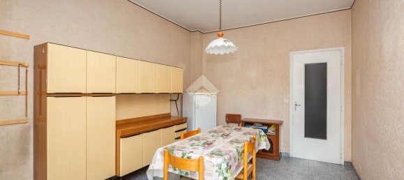 3 rooms Apartment in Turin, Italy No. 52623 17
