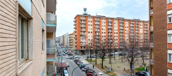 3 rooms Apartment in Turin, Italy No. 52623 5