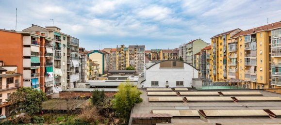 3 rooms Apartment in Turin, Italy No. 52623 16