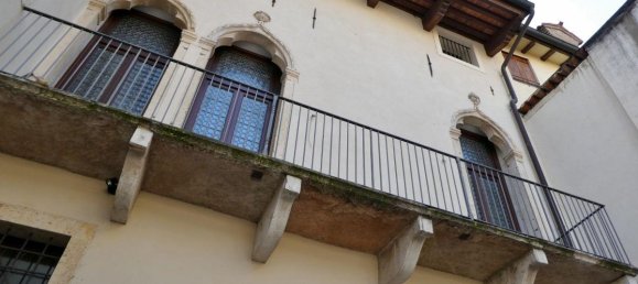 Дом с 7 комнатами в Виченца, Италия № 24501 17