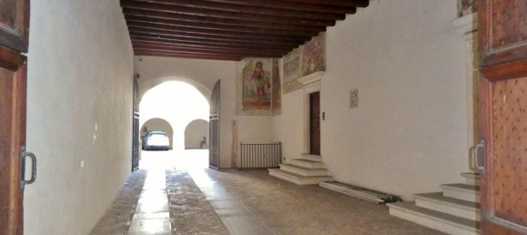 Дом с 7 комнатами в Виченца, Италия № 24501 6