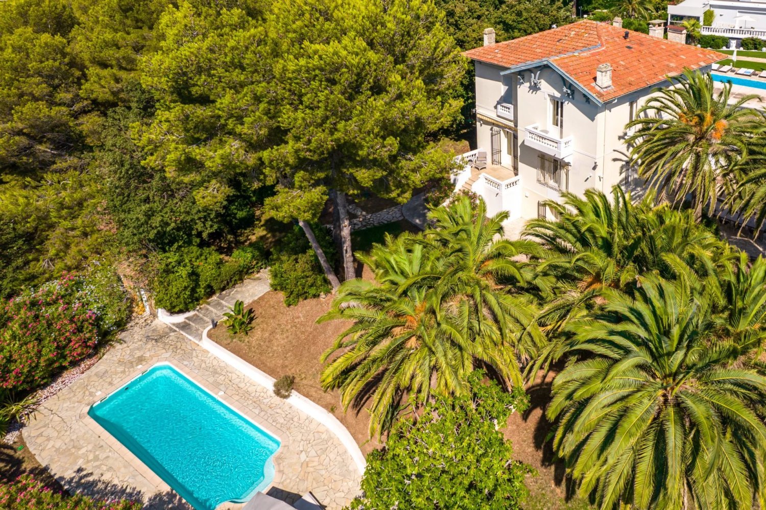6 bedrooms Villa in Antibes, France No. 67