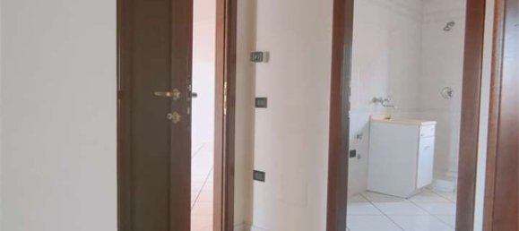6 rooms Apartment in Santa Maria Capua Vetere, Italy No. 132438 19