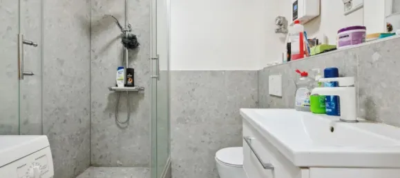 Studio in Solingen, Germany No. 6351 7