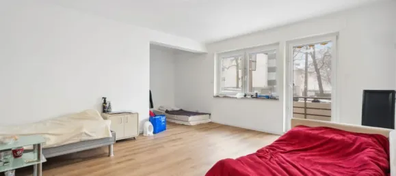 Studio in Solingen, Germany No. 6351 4