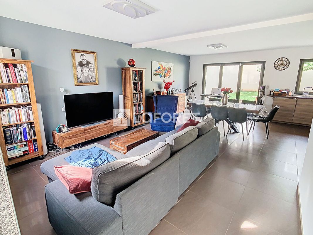 3 Schlafzimmer Wohnung in Villejuif, France, Nr. 188530