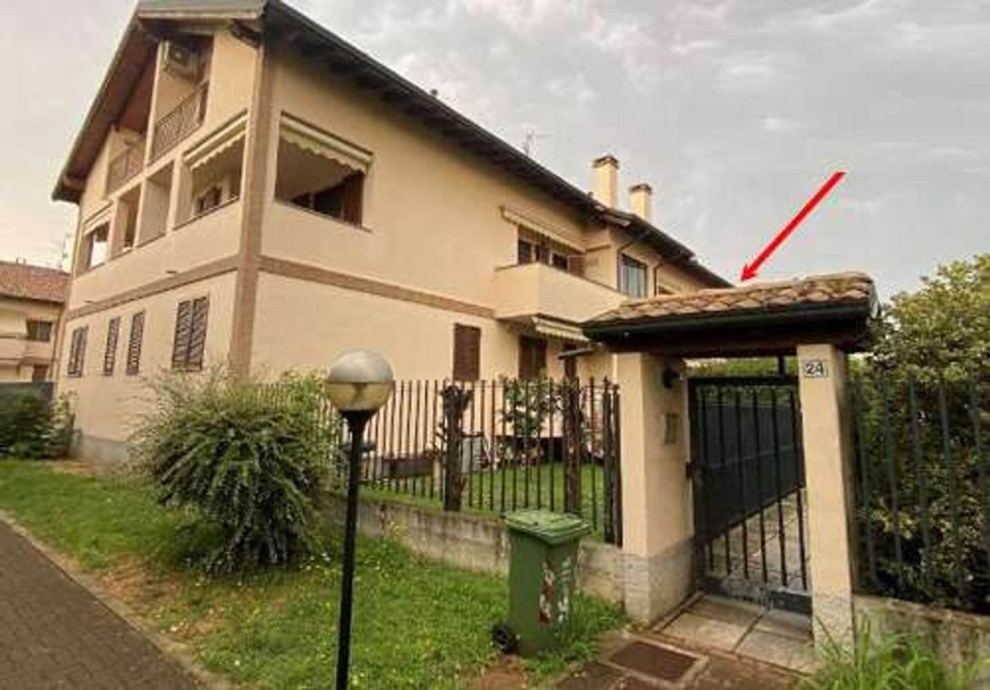 Apartamento de 6 habitaciónes en Magenta, Italy No. 98539