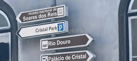 8 bedrooms Building in Porto, Portugal No. 135793 4