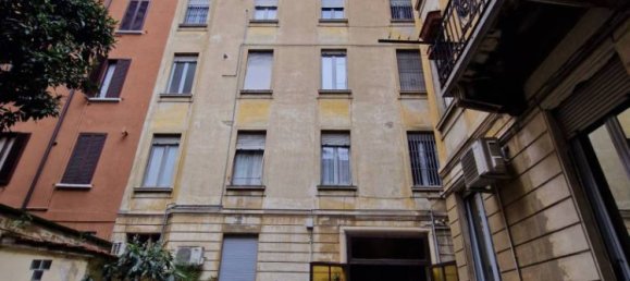 6 bedrooms Apartment in Milan, Italy No. 276247 2