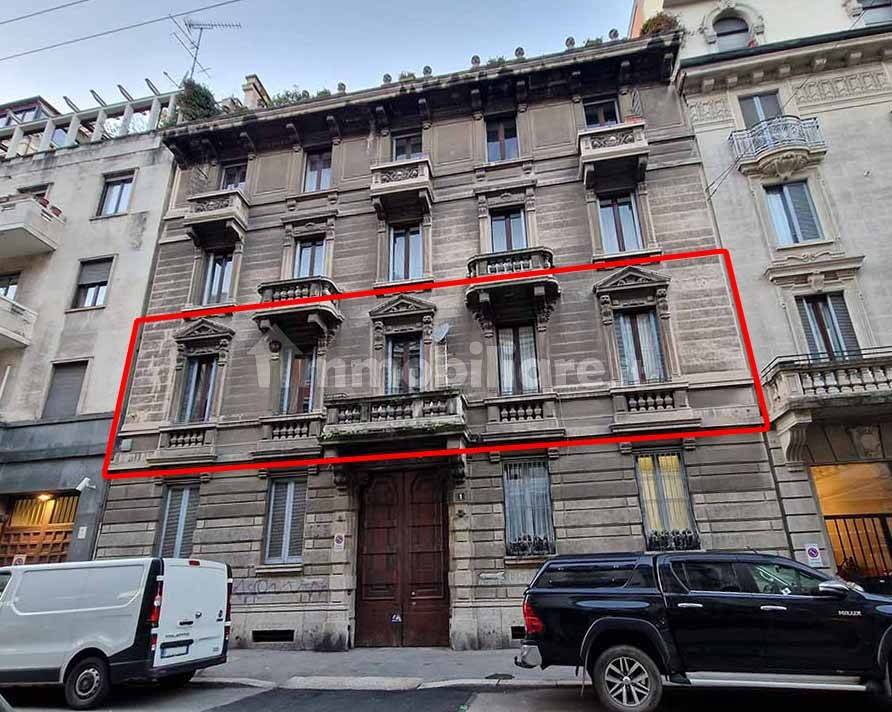 6 bedrooms Apartment in Milan, Italy No. 276247