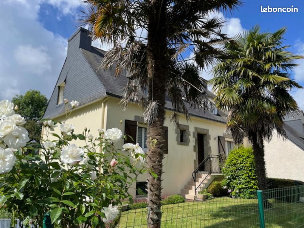 5 bedrooms House in Vannes, France No. 326142