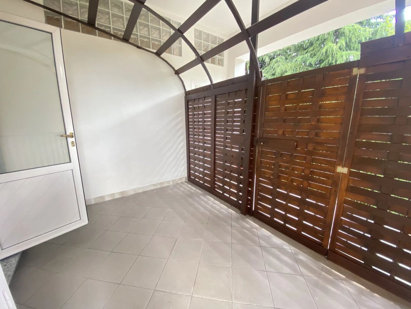 3 rooms Apartment in Ponte Lambro, Italy No. 66182