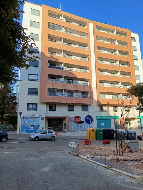 Квартира с 2 спальнями в Одивелаш, Португалия № 298393