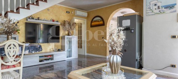 3 bedrooms Villa in Pordenone, Italy No. 280825 10