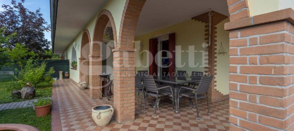 3 bedrooms Villa in Pordenone, Italy No. 280825 3