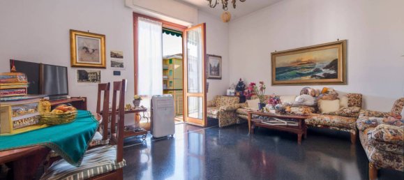 3 bedrooms Apartment in Genoa, Italy No. 266632 3