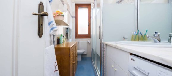 3 bedrooms Apartment in Genoa, Italy No. 266632 10