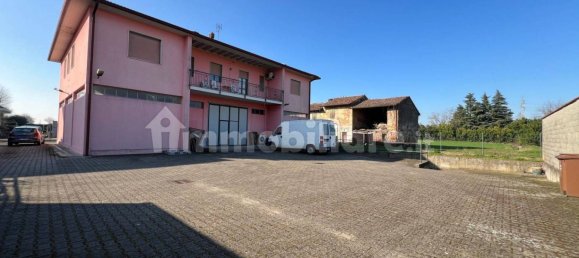 8 bedrooms House in Cremona, Italy No. 11999 82