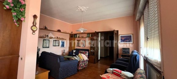 8 bedrooms House in Cremona, Italy No. 11999 21