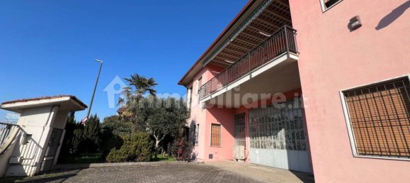 8 bedrooms House in Cremona, Italy No. 11999 80