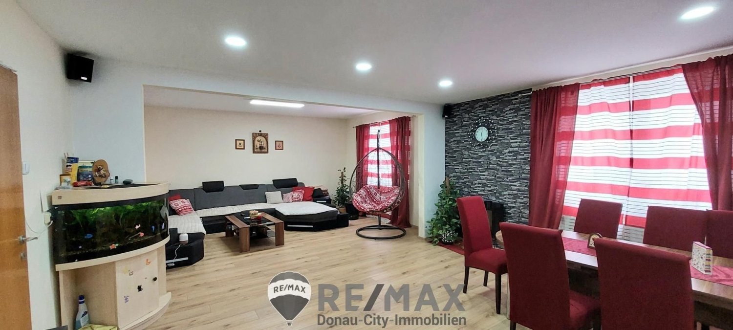 15-Zimmer Haus in Strasshof an der Nordbahn, Austria, Nr. 81205