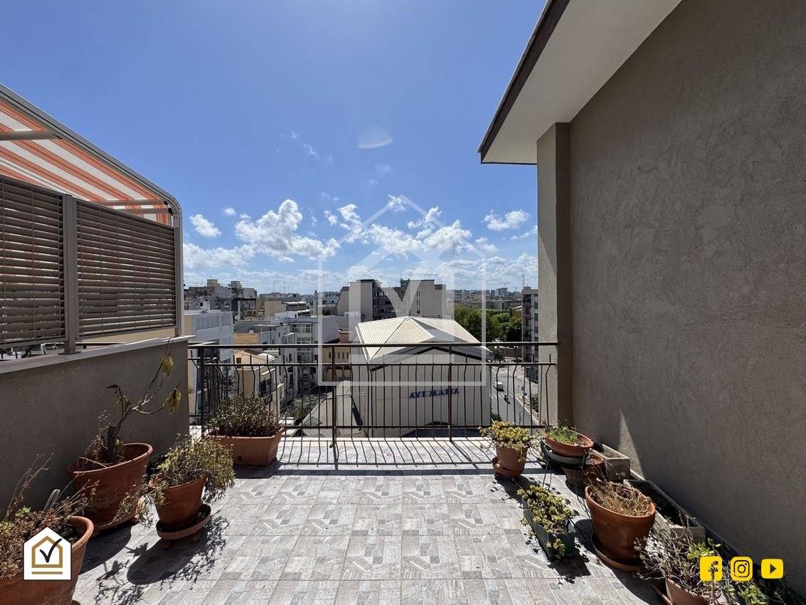 Пентхаус с 3 спальнями в Бари, Италия № 353254