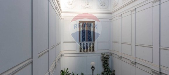 4 bedrooms Apartment in Naples, Italy No. 113173 28