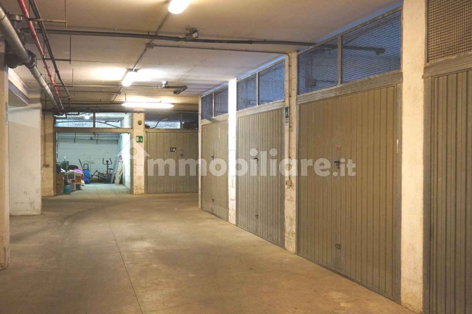 Garage in Rome, Italy 27m², Nr. 286988