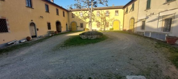15 rooms Villa in Castelfranco Piandiscò, Italy No. 166225 2