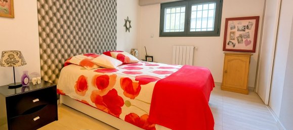 5 bedrooms Villa in Grasse, France No. 295178 9