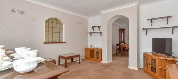 3 bedrooms Bungalow in Essex, United Kingdom No. 4063 9