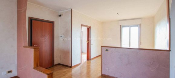 3-Zimmer Wohnung in Momo, Italy, Nr. 24652 5